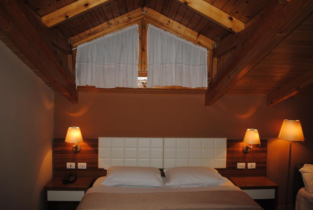Hotel Vila 60 Тирана Экстерьер фото