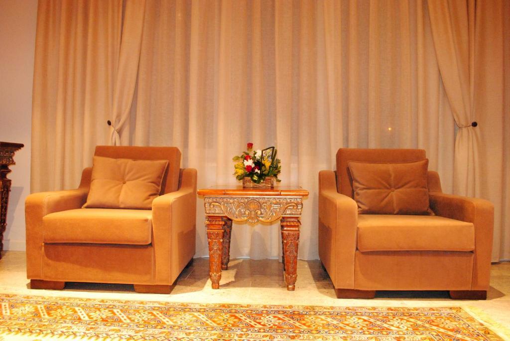 Hotel Vila 60 Тирана Экстерьер фото