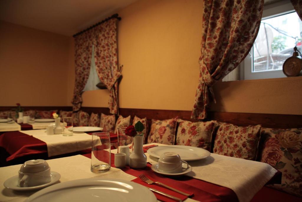 Hotel Vila 60 Тирана Экстерьер фото