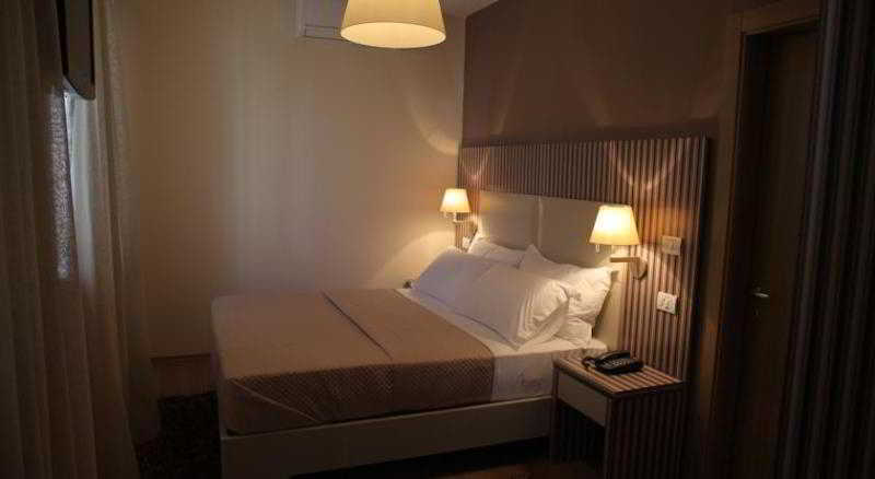 Hotel Vila 60 Тирана Экстерьер фото