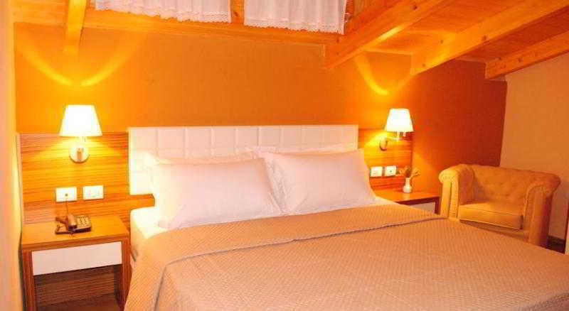 Hotel Vila 60 Тирана Экстерьер фото